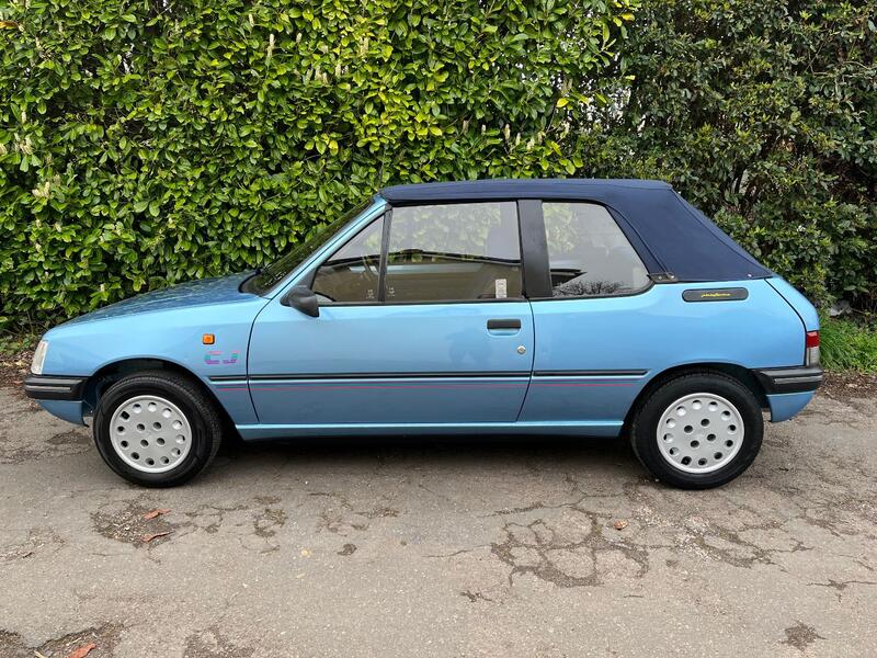 PEUGEOT 205