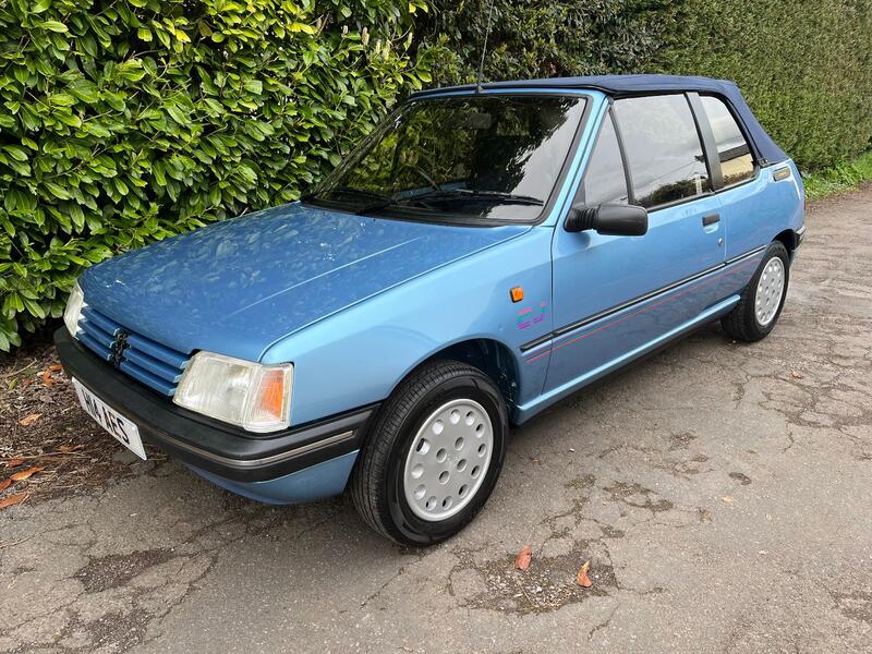 PEUGEOT 205