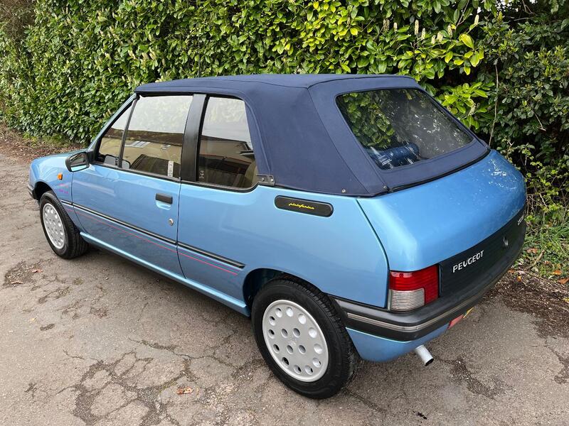 PEUGEOT 205