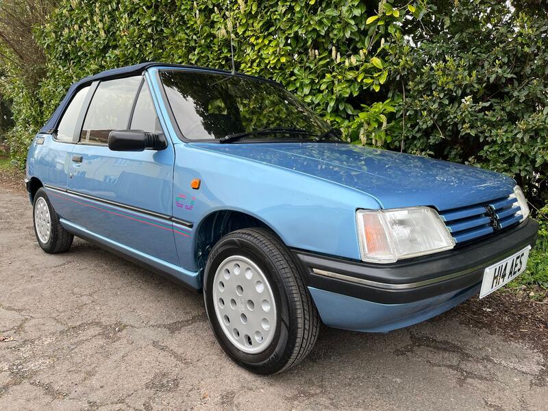 PEUGEOT 205