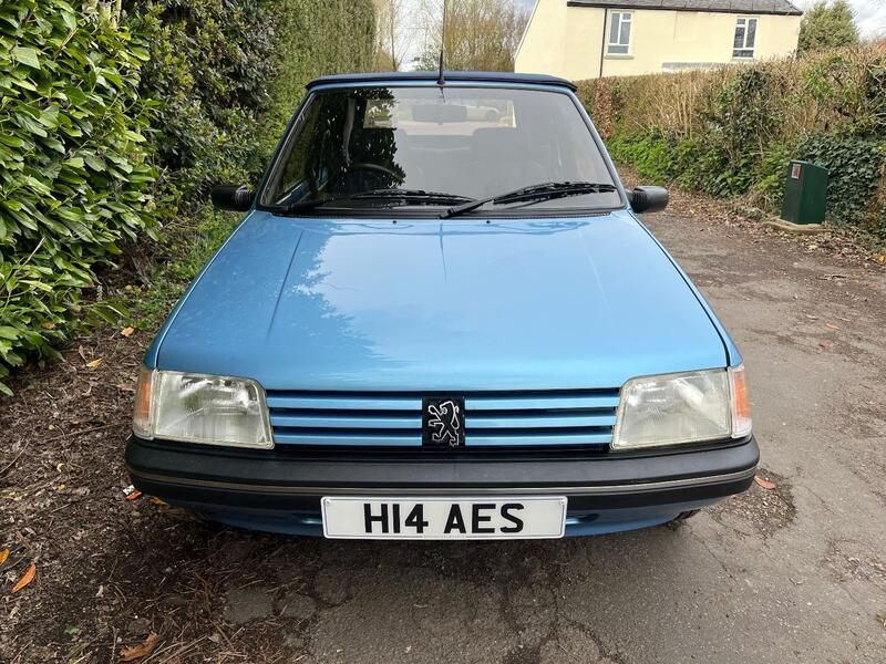 PEUGEOT 205