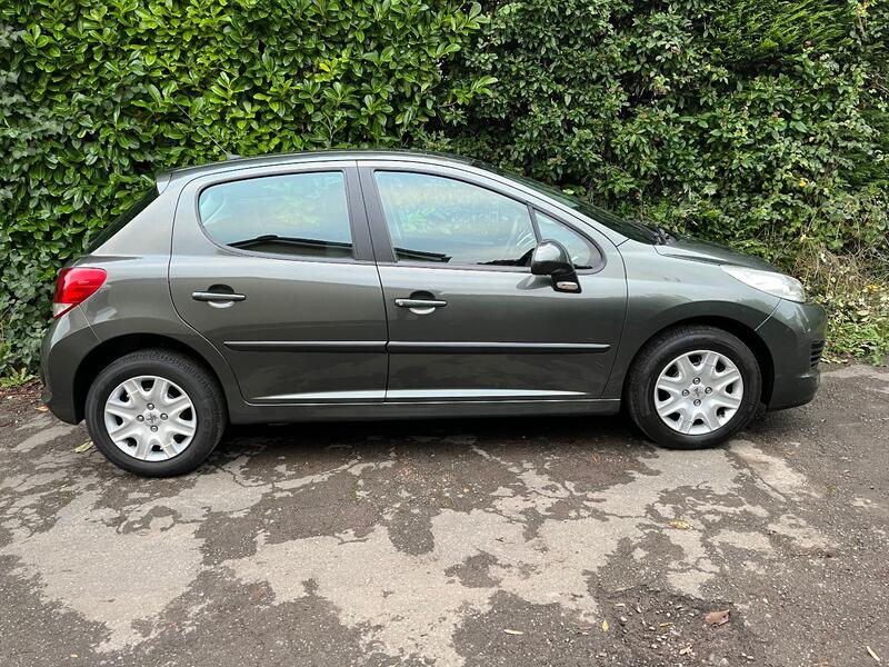 PEUGEOT 207