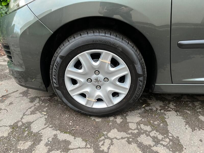 PEUGEOT 207