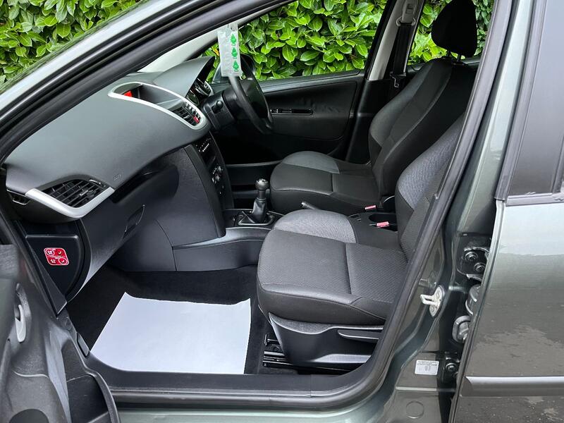 PEUGEOT 207