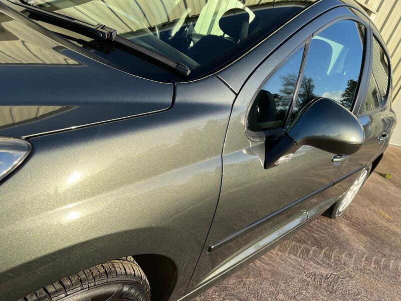 PEUGEOT 207
