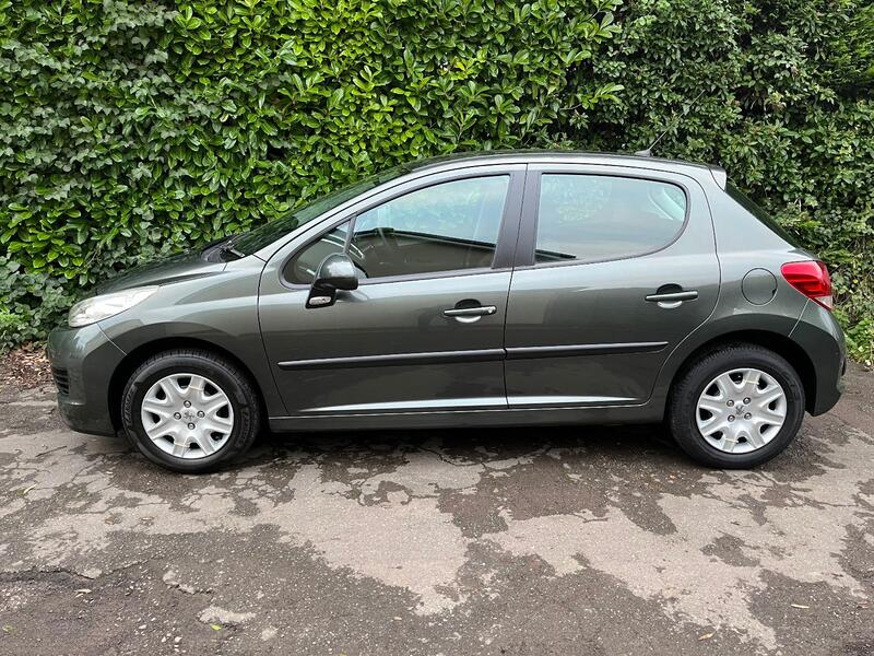 PEUGEOT 207