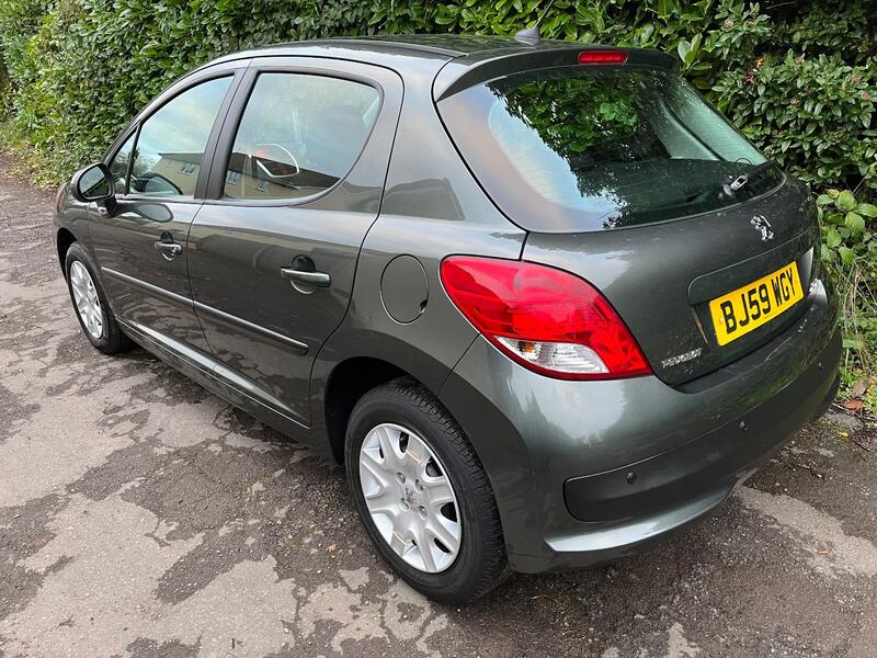 PEUGEOT 207