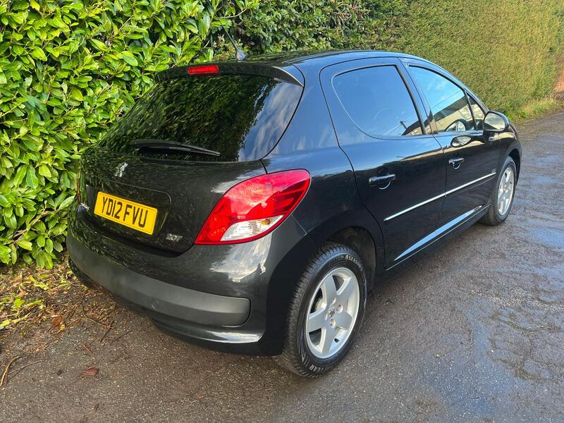 PEUGEOT 207