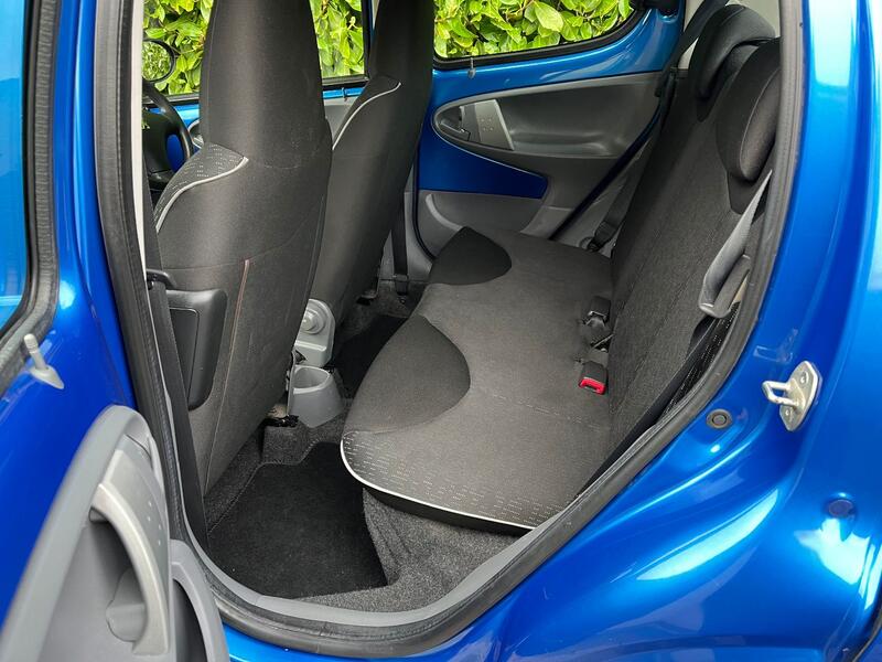PEUGEOT 107