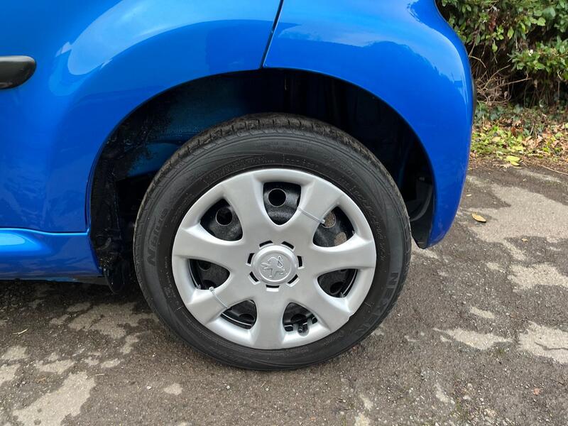 PEUGEOT 107
