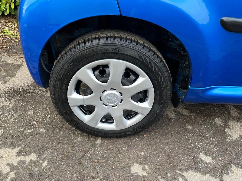 PEUGEOT 107