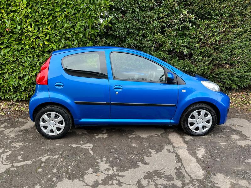 PEUGEOT 107