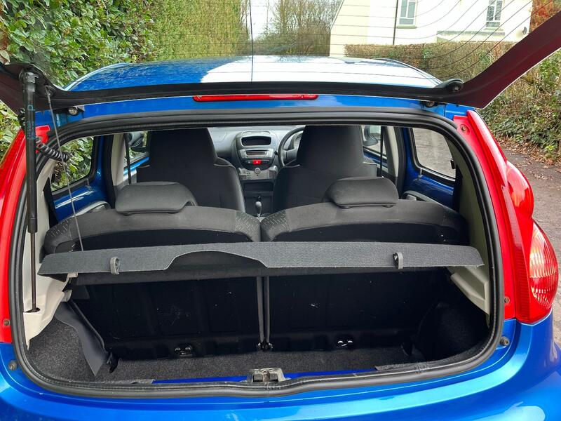 PEUGEOT 107