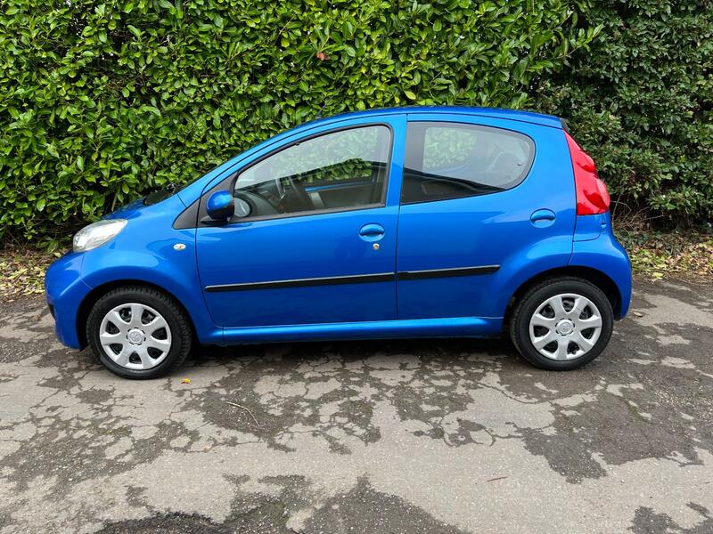 PEUGEOT 107