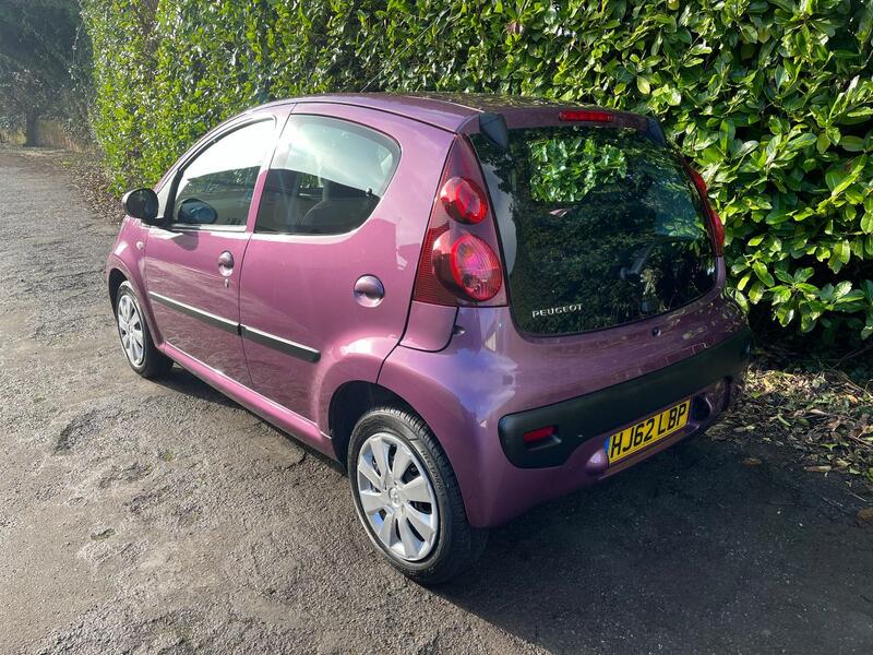 PEUGEOT 107