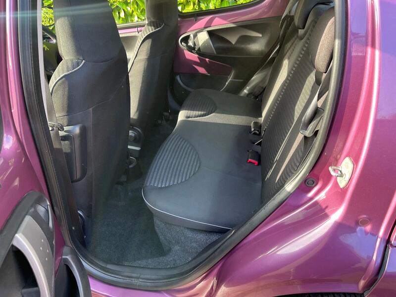 PEUGEOT 107
