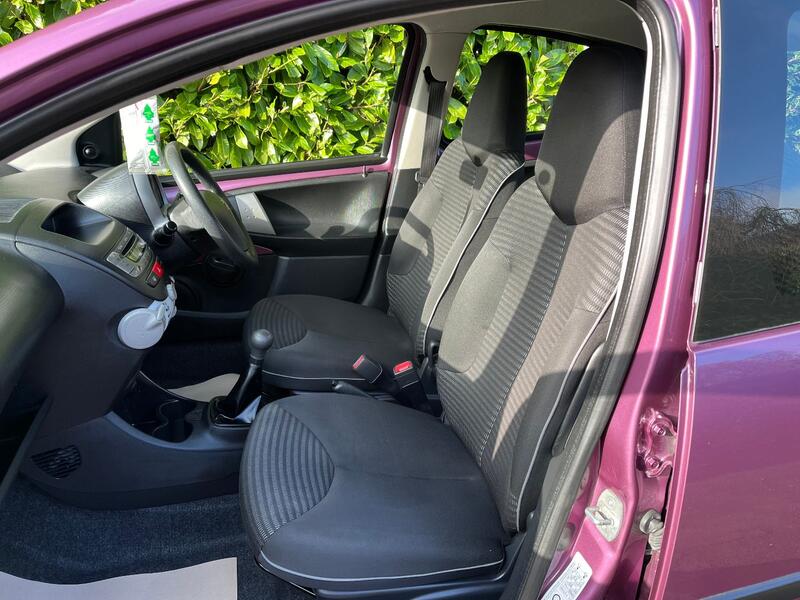 PEUGEOT 107