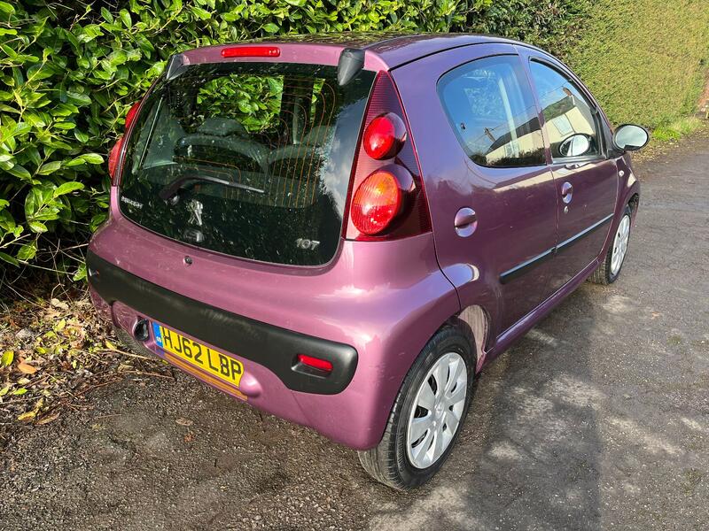 PEUGEOT 107