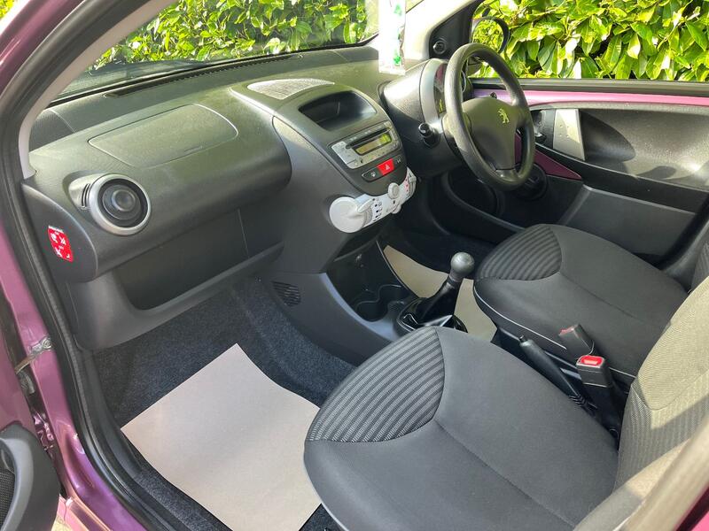PEUGEOT 107