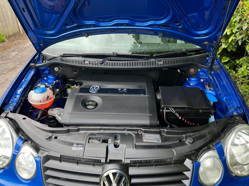 VOLKSWAGEN POLO