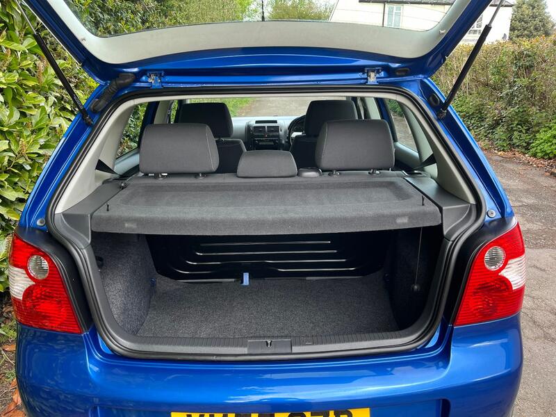 VOLKSWAGEN POLO