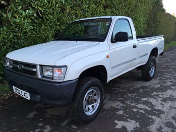 TOYOTA HILUX 2.4 D4WD