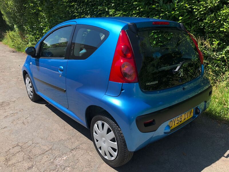 PEUGEOT 107