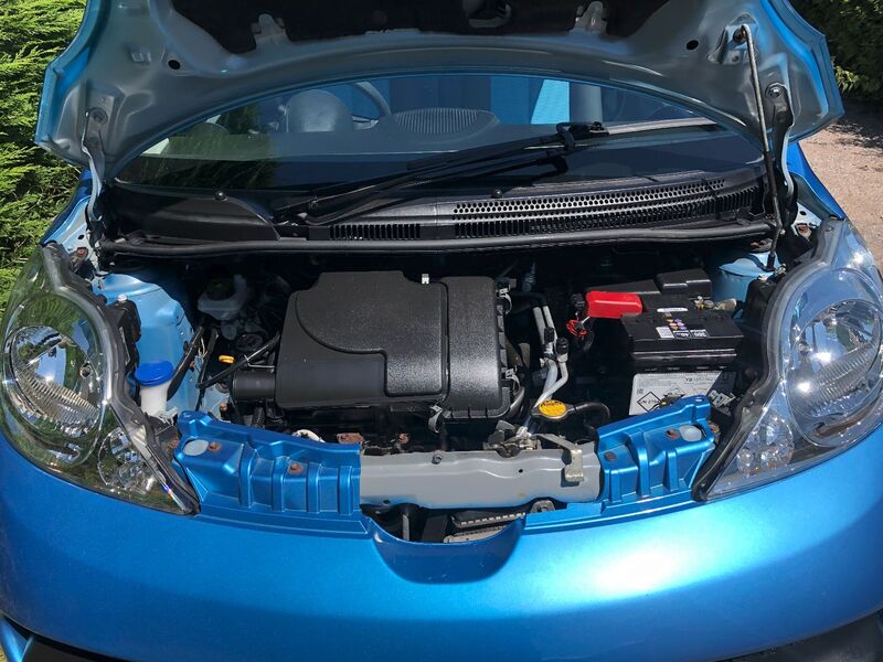 PEUGEOT 107