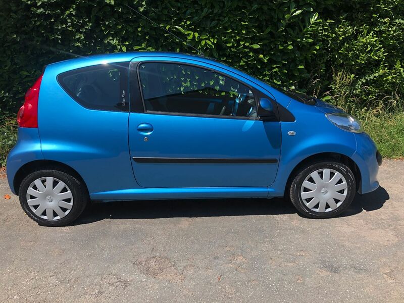 PEUGEOT 107
